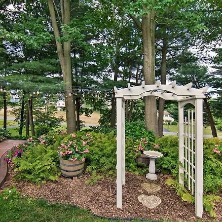 Charming Apartment With Yard And Beautiful Gardens! Manheim Exterior photo