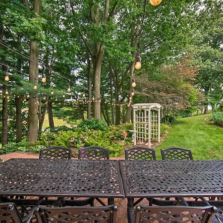 Charming Apartment With Yard And Beautiful Gardens! Manheim Exterior photo