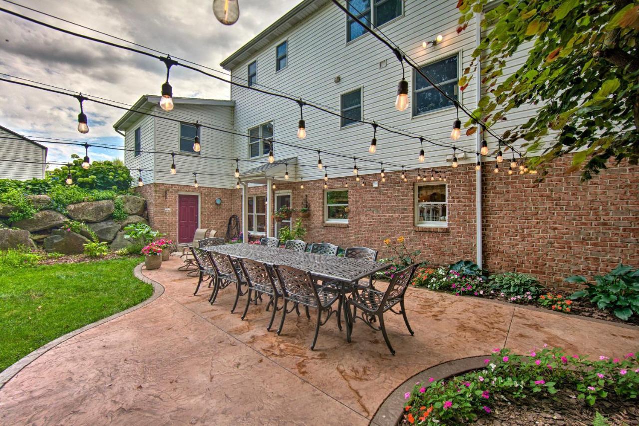 Charming With Yard And Beautiful Gardens! Apartment *