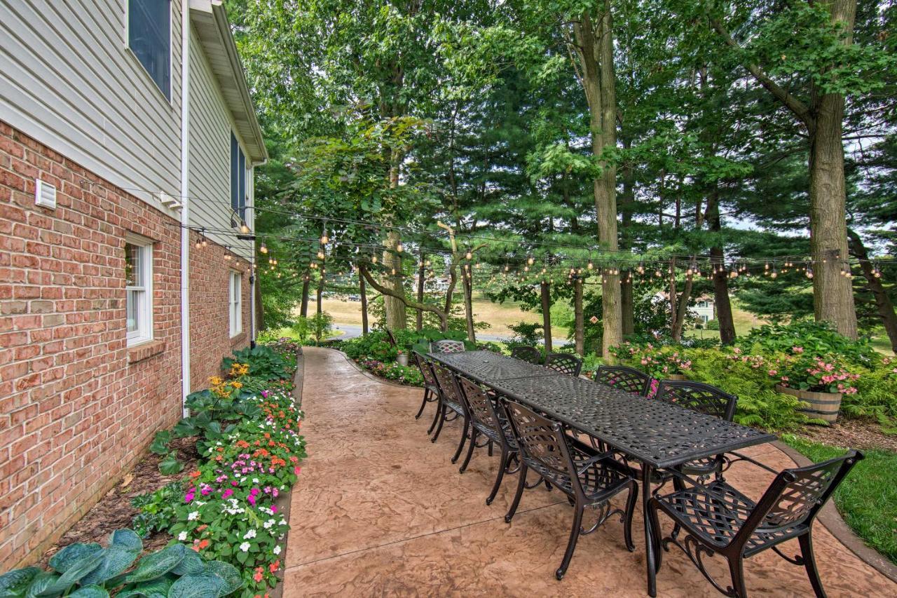 Charming With Yard And Beautiful Gardens! Apartment Manheim